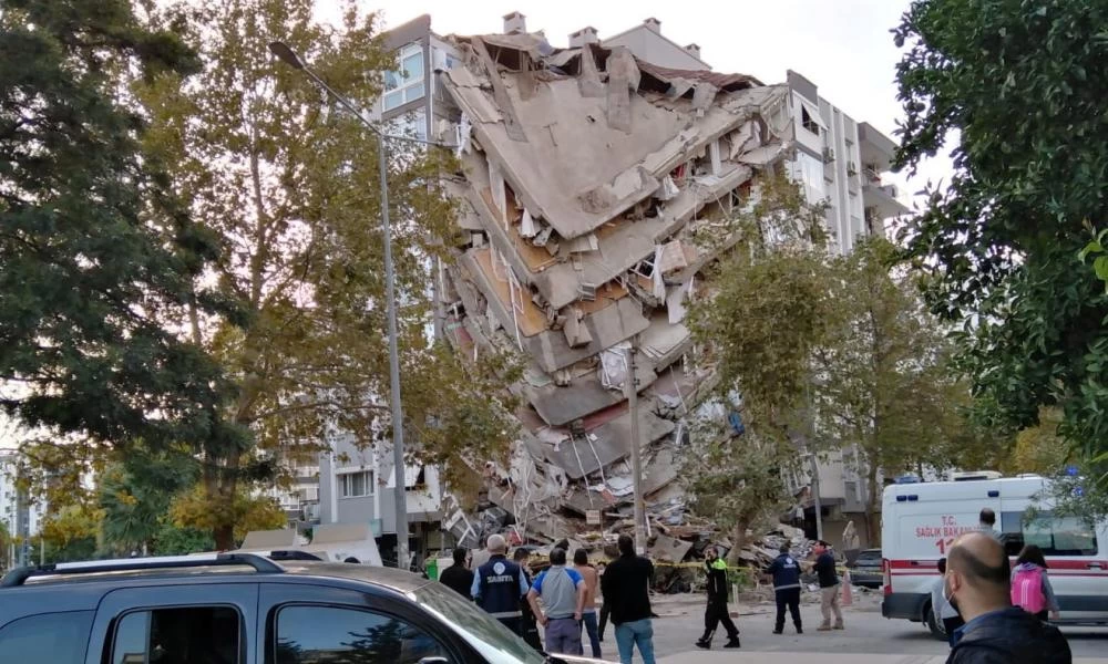 Σεισμός Σμύρνη: Τραγικός απολογισμός με 113 νεκρούς και 898 τραυματίες